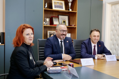 P1001438