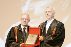 P1001080