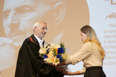P1001090