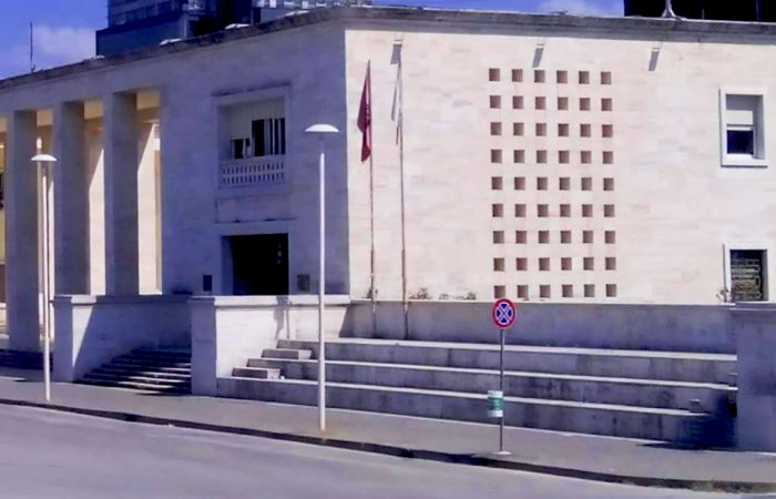 Urdhëri i Rektorit nr. 23, datë 06.12.2019 “Për rifillimin e procesit mësimor në Universitetin e Tiranës, në datën 10 dhjetor 2019”.