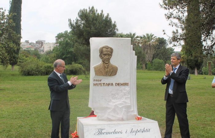 Zhvillohet Ceremonia për Vendosjen e Memorialit të Prof. Mustafa Demiri, Themelues i Kopështit Botanik.