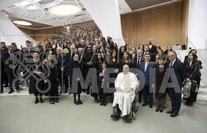 Takim i veçantë i studentëve shqiptarë me Papa Françeskun në Vitin Jubilar