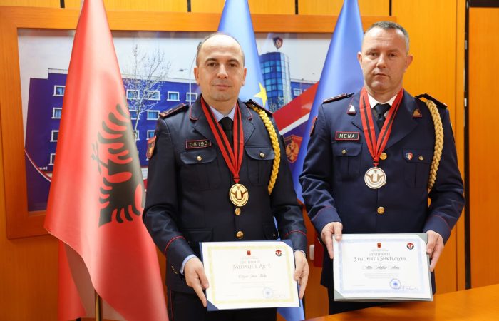 “Master Ekzekutiv në Kriminologji” në UT, medalje për dy drejtues policie!