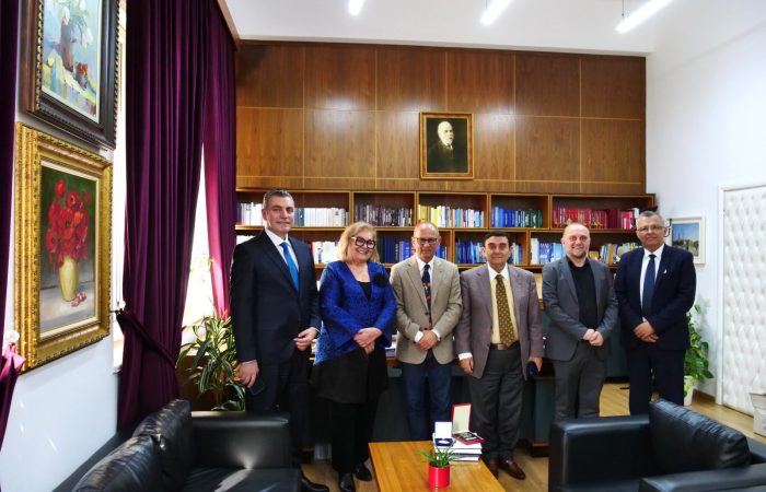 Forcimi i lidhjeve akademike mes Universitetit të Tiranës dhe Akademisë së Shkencave e Arteve të Kosovës!