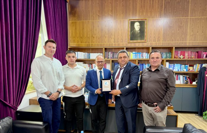 Bashkëpunim mes Universitetit të Tiranës dhe Universitetit “Nënë Tereza” në Shkup